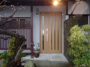 T様邸　玄関ドアリフォーム　施工後