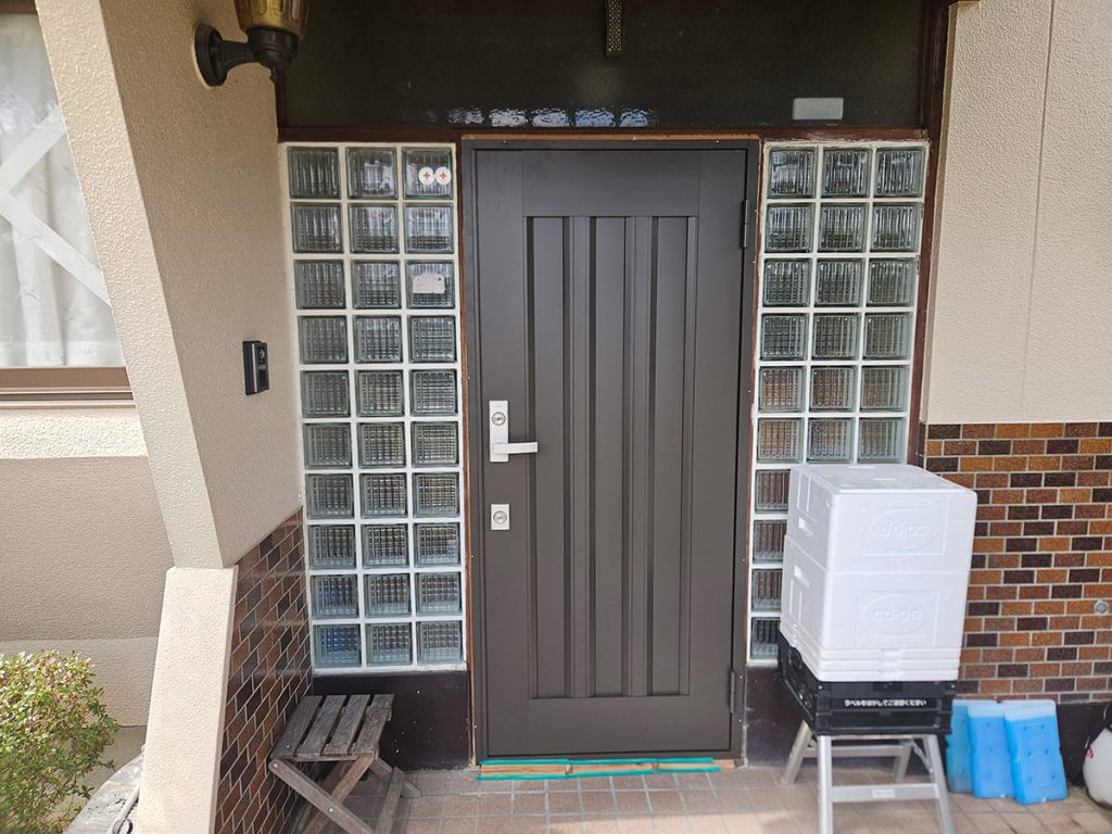 S様邸　玄関ドアリフォームの施工例